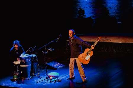 Jonathan Richman featuring Tommy Larkins